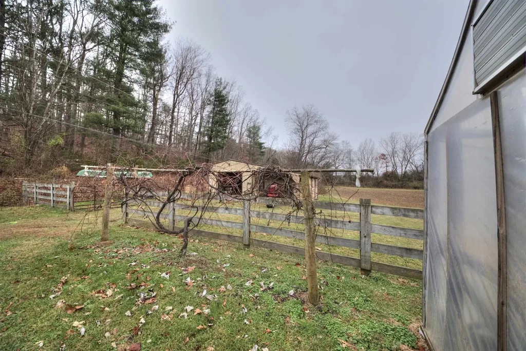 7011 South East Side Highway Elkton VA 22827