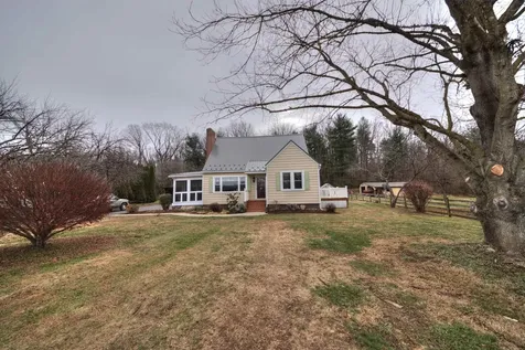 7011 South East Side Highway Elkton VA 22827