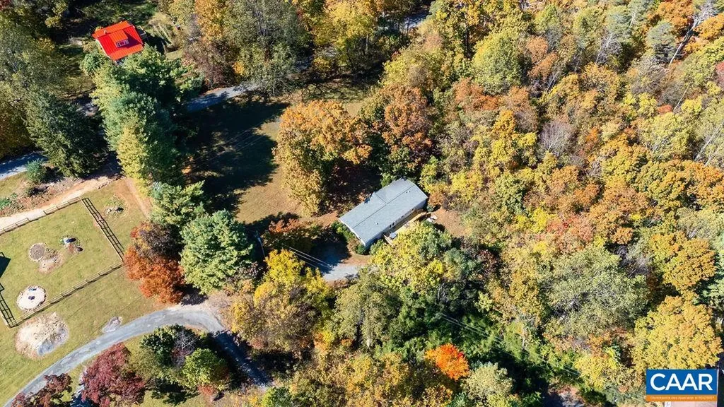 96 Little Stoney Lane Nellysford VA 22958