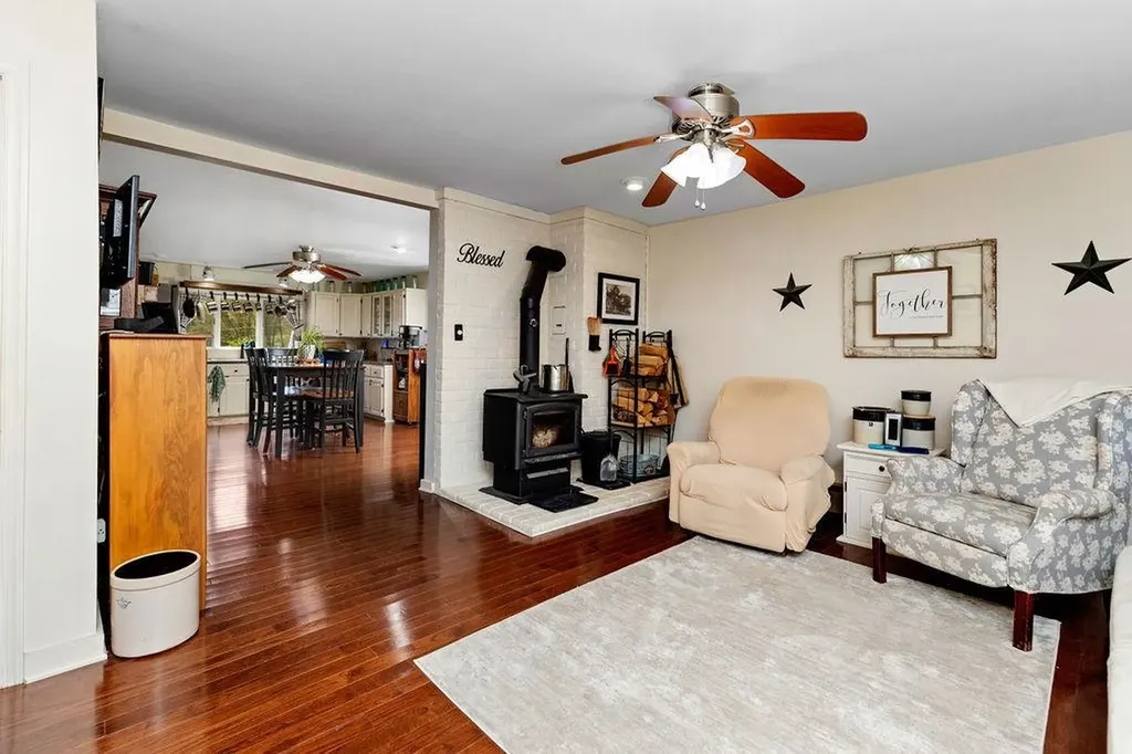 991 Hankey Mountain Highway Churchville VA 24421