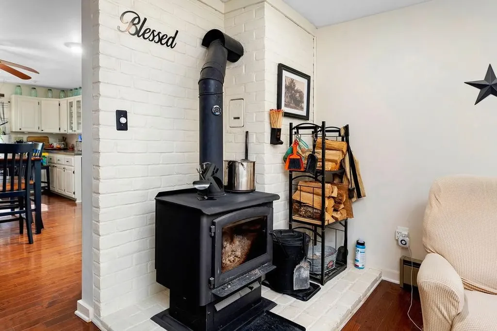 991 Hankey Mountain Highway Churchville VA 24421