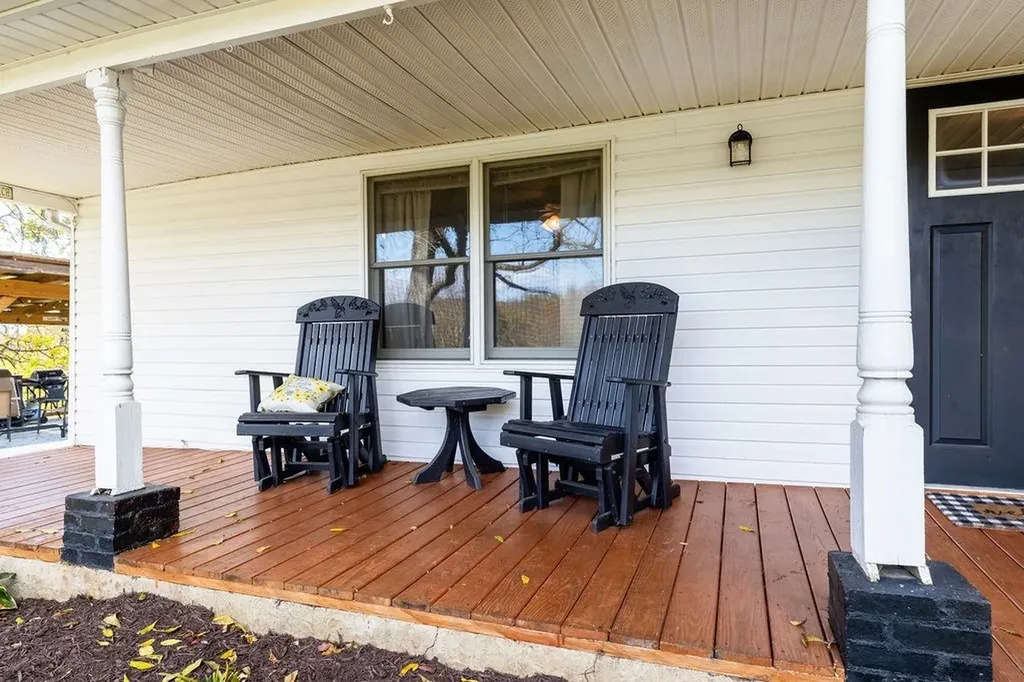 991 Hankey Mountain Highway Churchville VA 24421