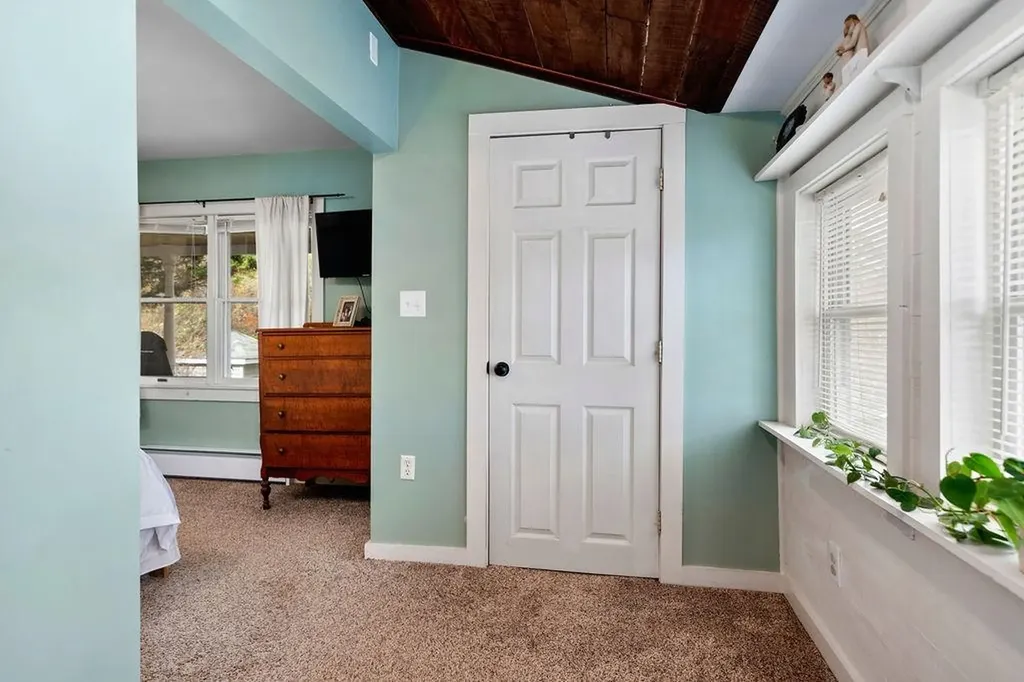 991 Hankey Mountain Highway Churchville VA 24421