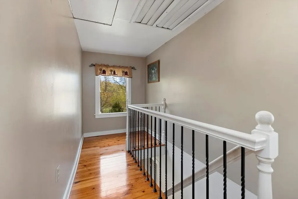 991 Hankey Mountain Highway Churchville VA 24421