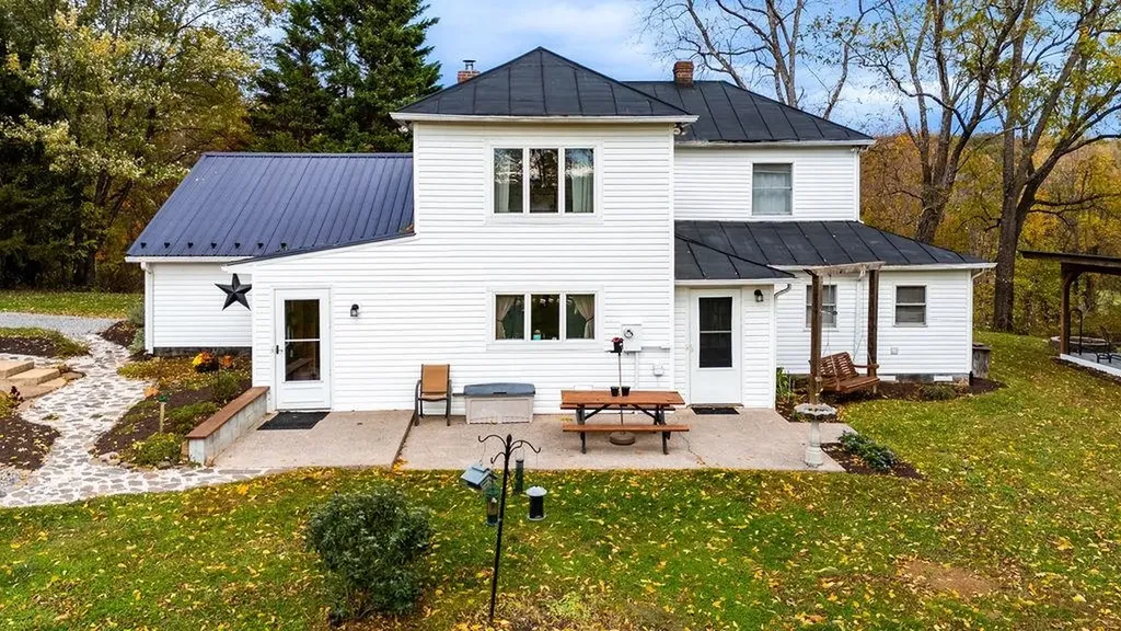 991 Hankey Mountain Highway Churchville VA 24421