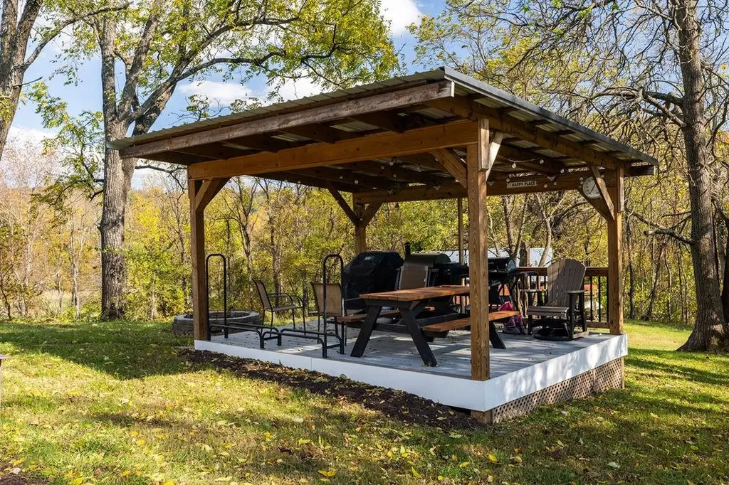 991 Hankey Mountain Highway Churchville VA 24421