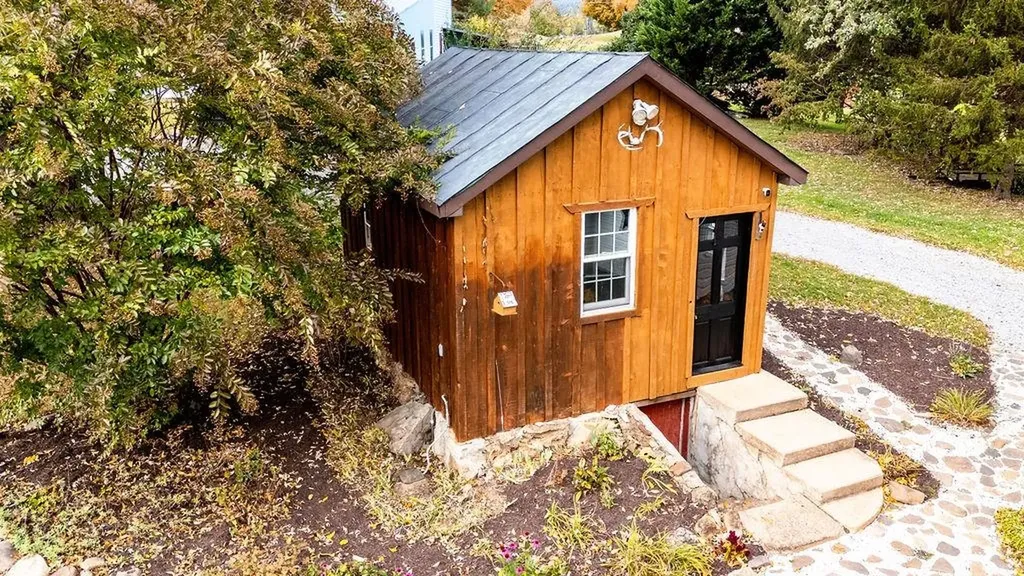 991 Hankey Mountain Highway Churchville VA 24421