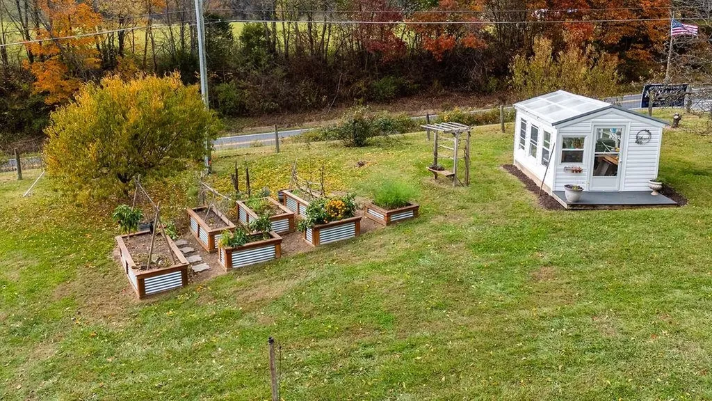 991 Hankey Mountain Highway Churchville VA 24421