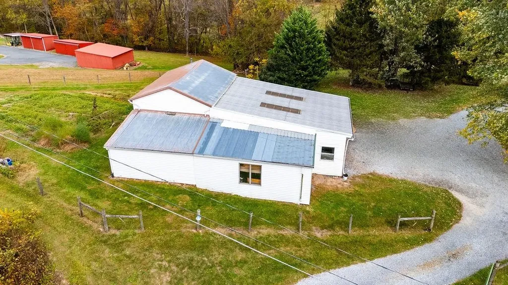 991 Hankey Mountain Highway Churchville VA 24421