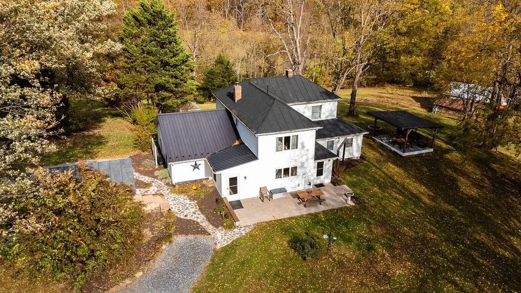 991 Hankey Mountain Highway Churchville VA 24421