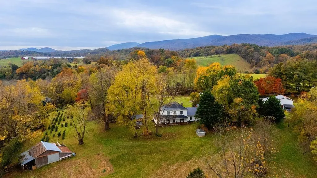 991 Hankey Mountain Highway Churchville VA 24421