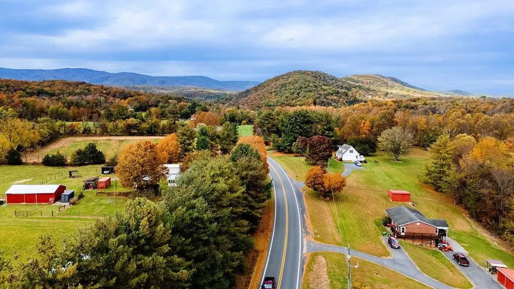 991 Hankey Mountain Highway Churchville VA 24421