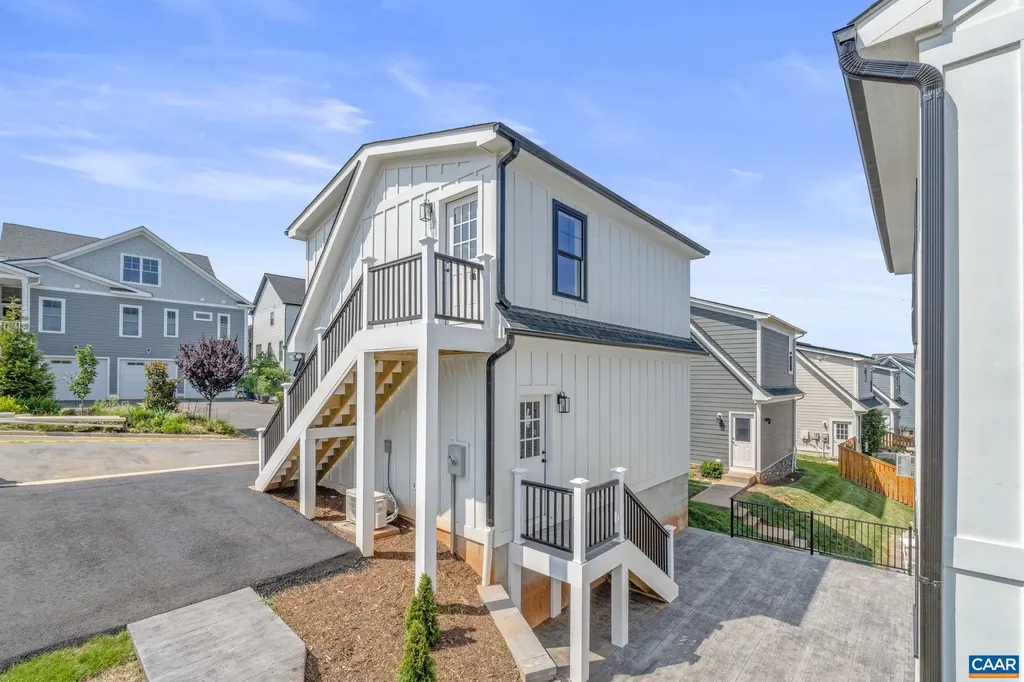 1603 Griffen Grove Charlottesville VA 22901