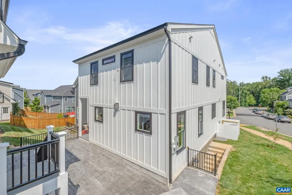 1603 Griffen Grove Charlottesville VA 22901