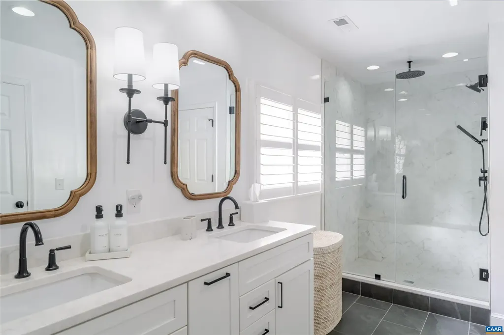 3359 Marsden Point Keswick VA 22947