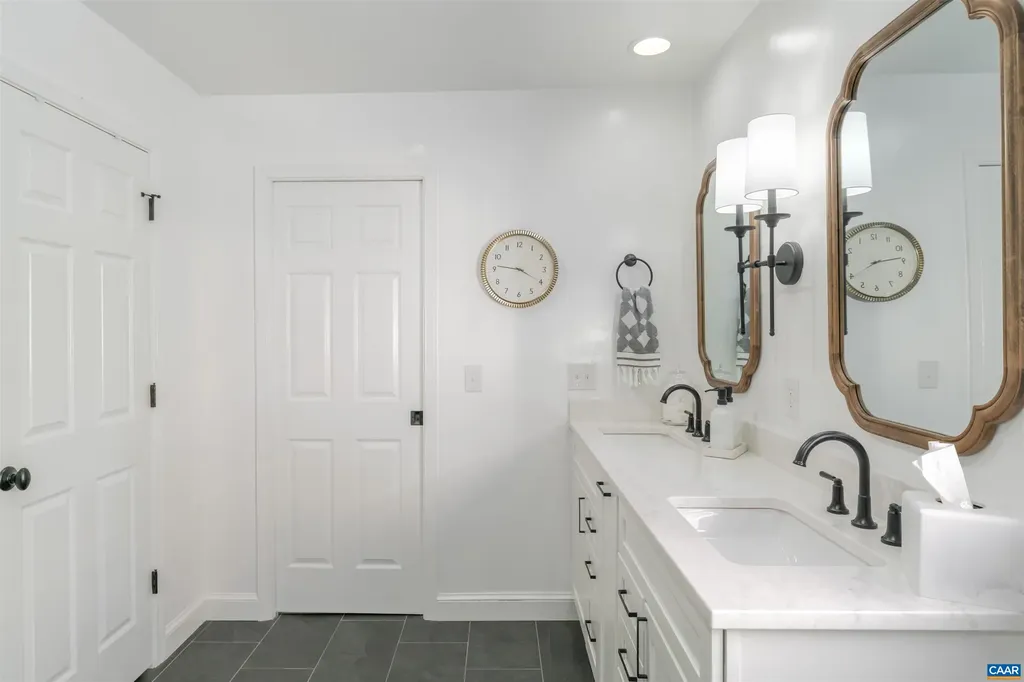 3359 Marsden Point Keswick VA 22947