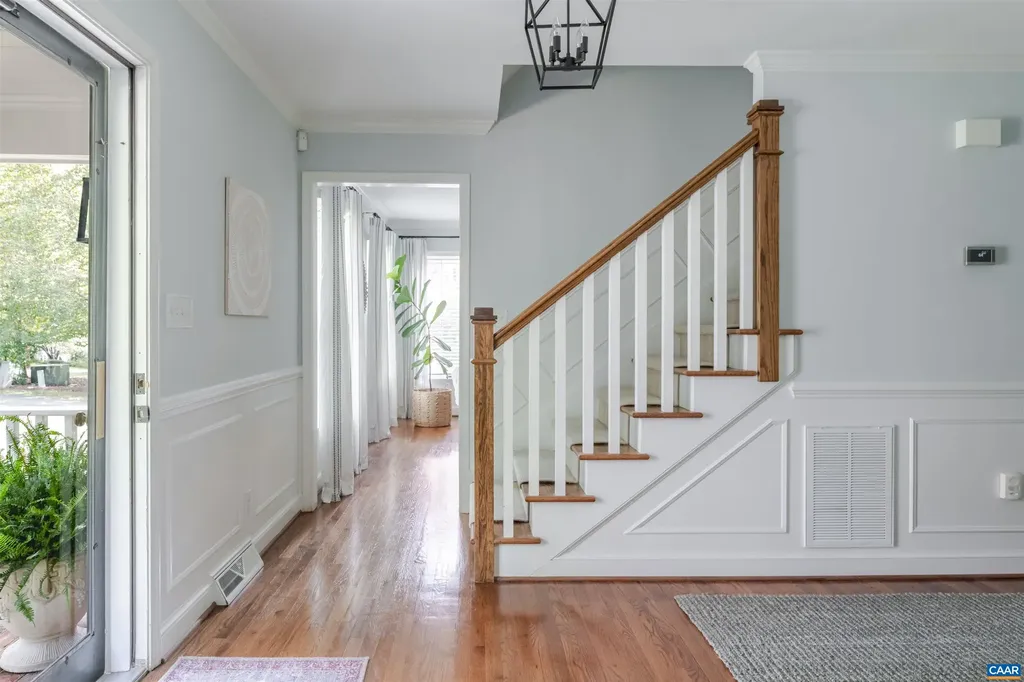 3359 Marsden Point Keswick VA 22947