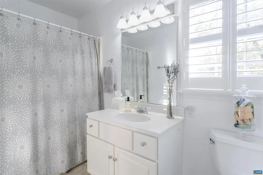 3359 Marsden Point Keswick VA 22947