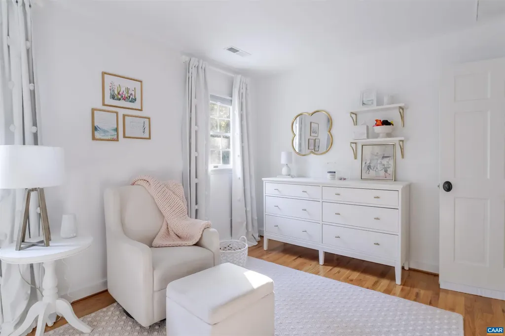 3359 Marsden Point Keswick VA 22947