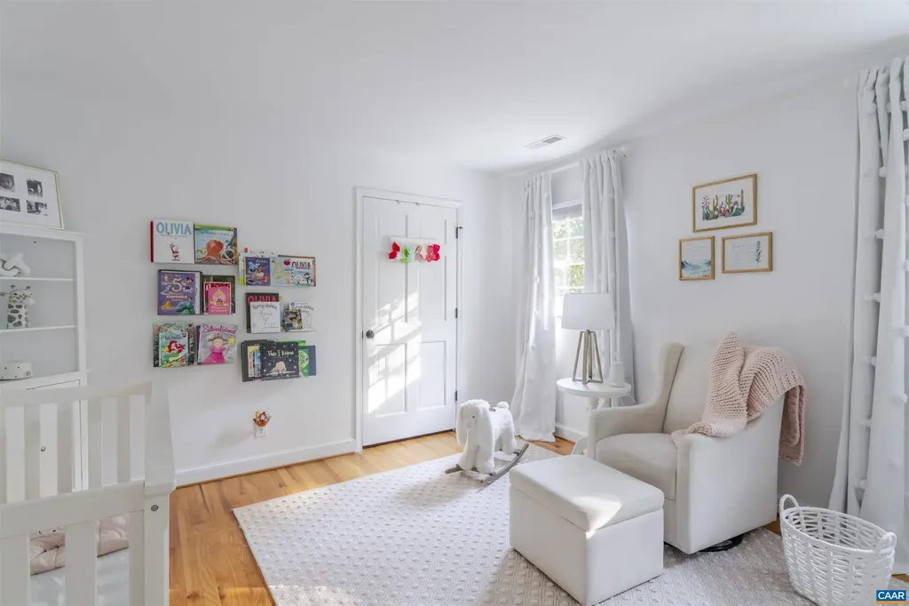 3359 Marsden Point Keswick VA 22947