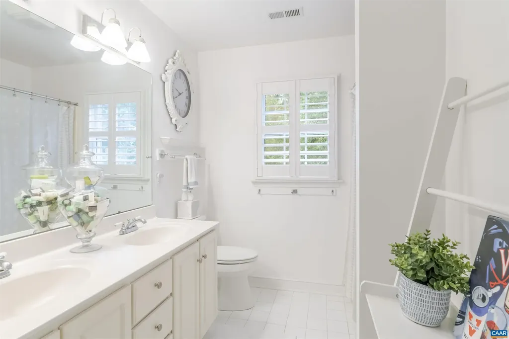 3359 Marsden Point Keswick VA 22947