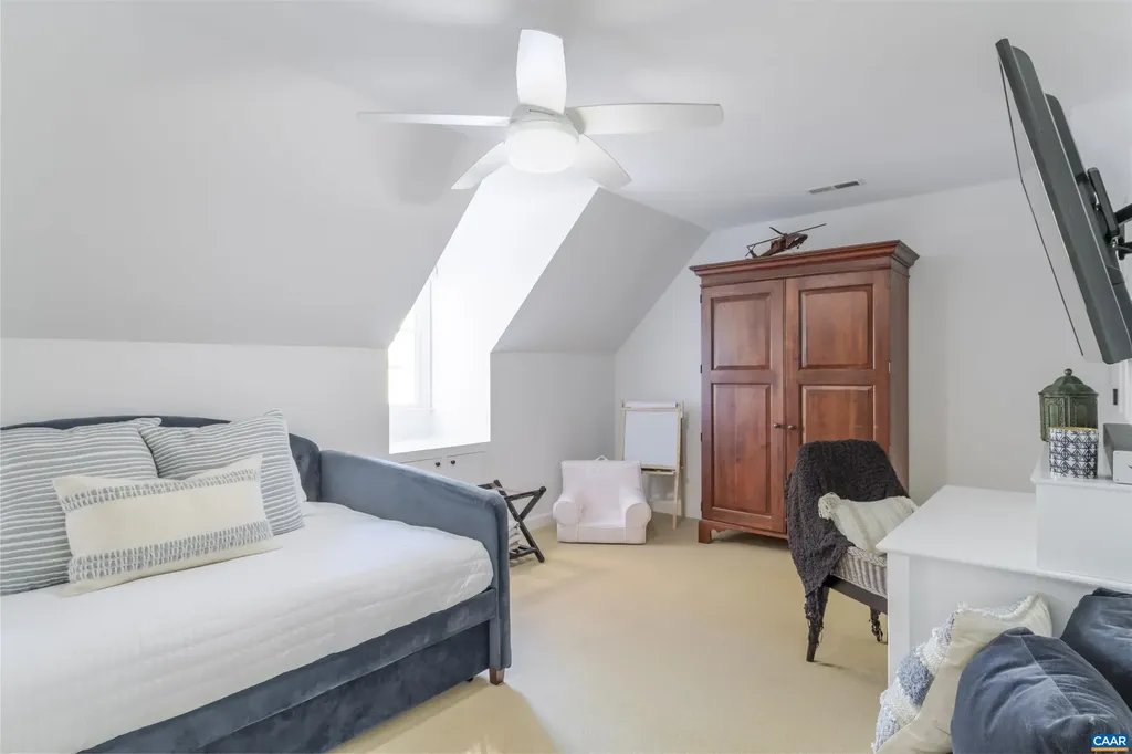 3359 Marsden Point Keswick VA 22947