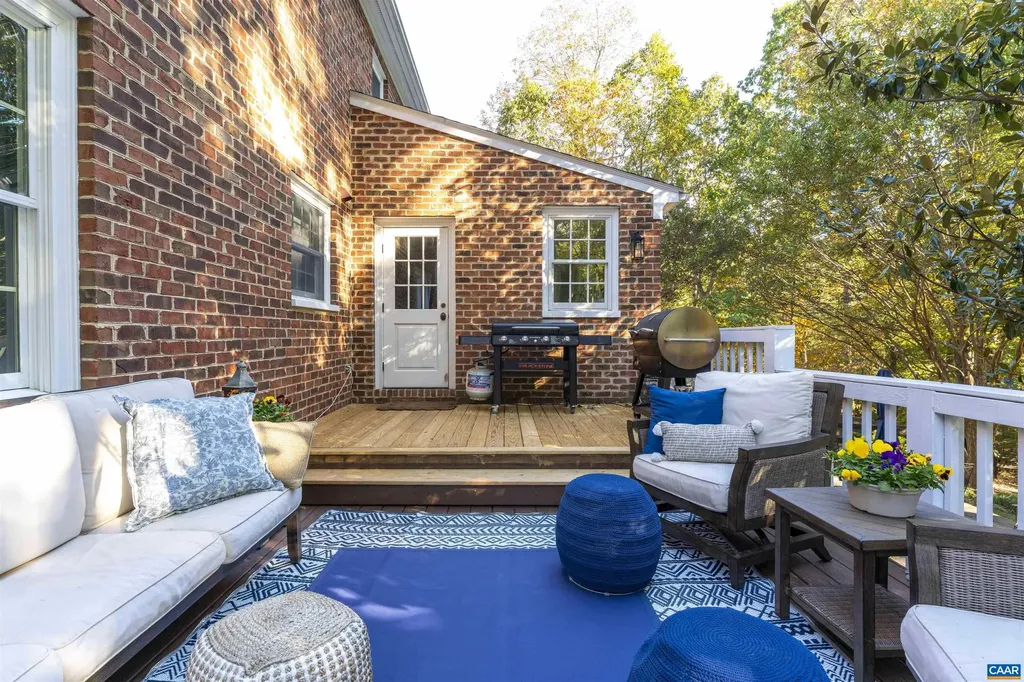 3359 Marsden Point Keswick VA 22947