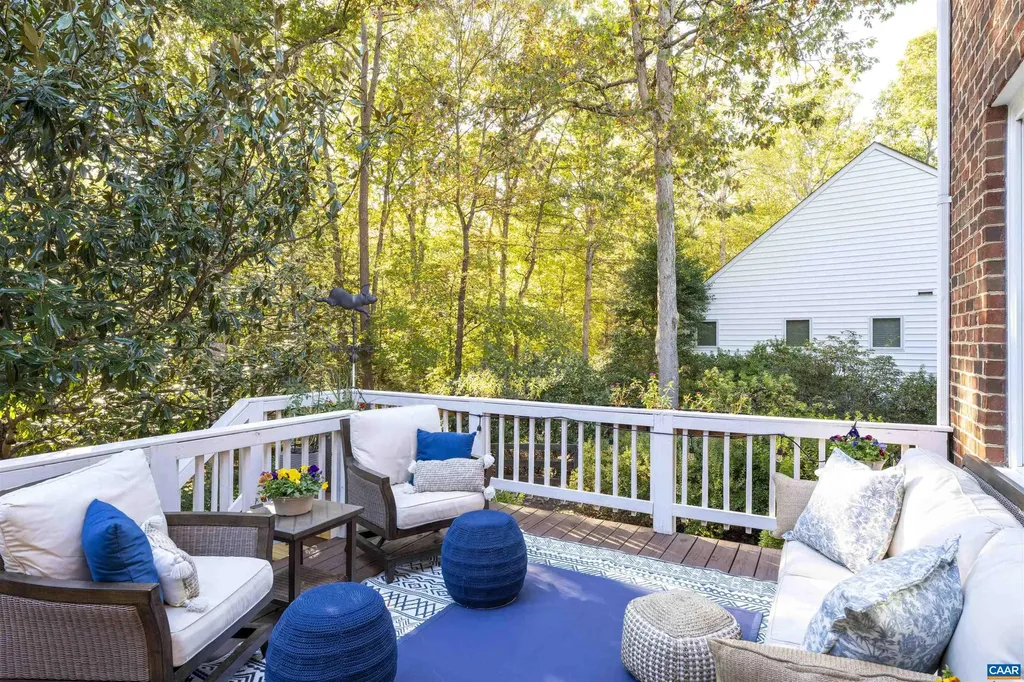 3359 Marsden Point Keswick VA 22947