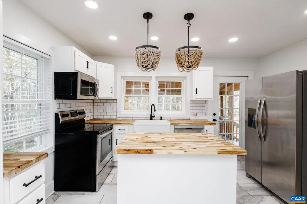 2860 King Solomons Lane Esmont VA 22937