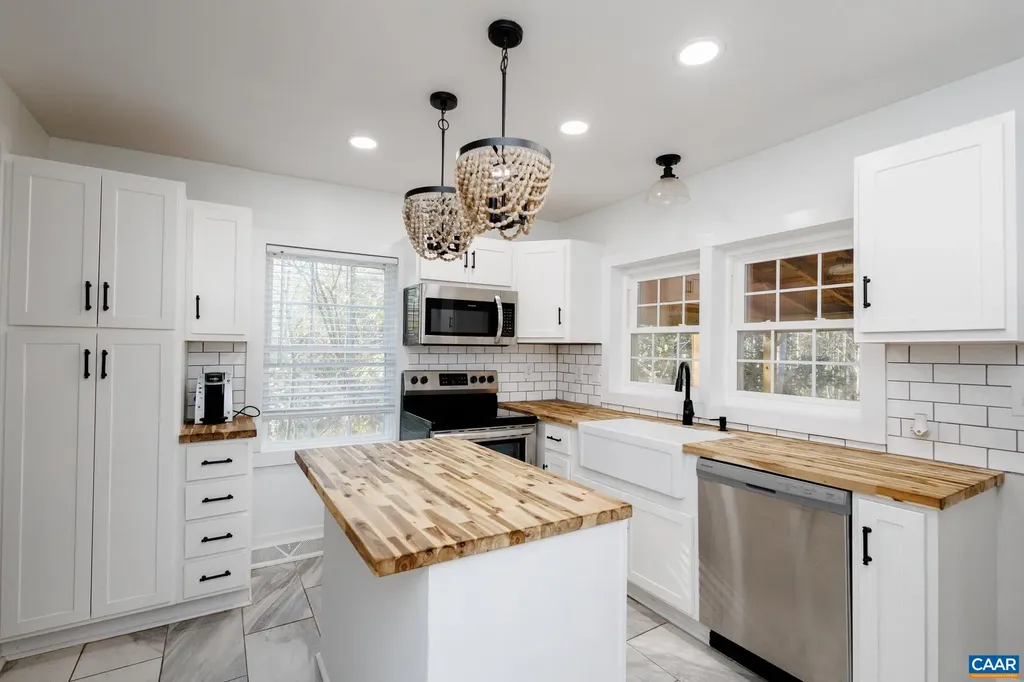 2860 King Solomons Lane Esmont VA 22937