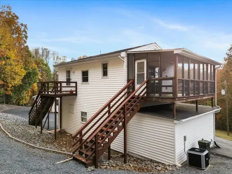 9508 Koontz Corner Road Rockingham VA 22802
