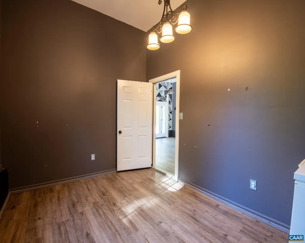 187 Curley Lane Bumpass VA 23024