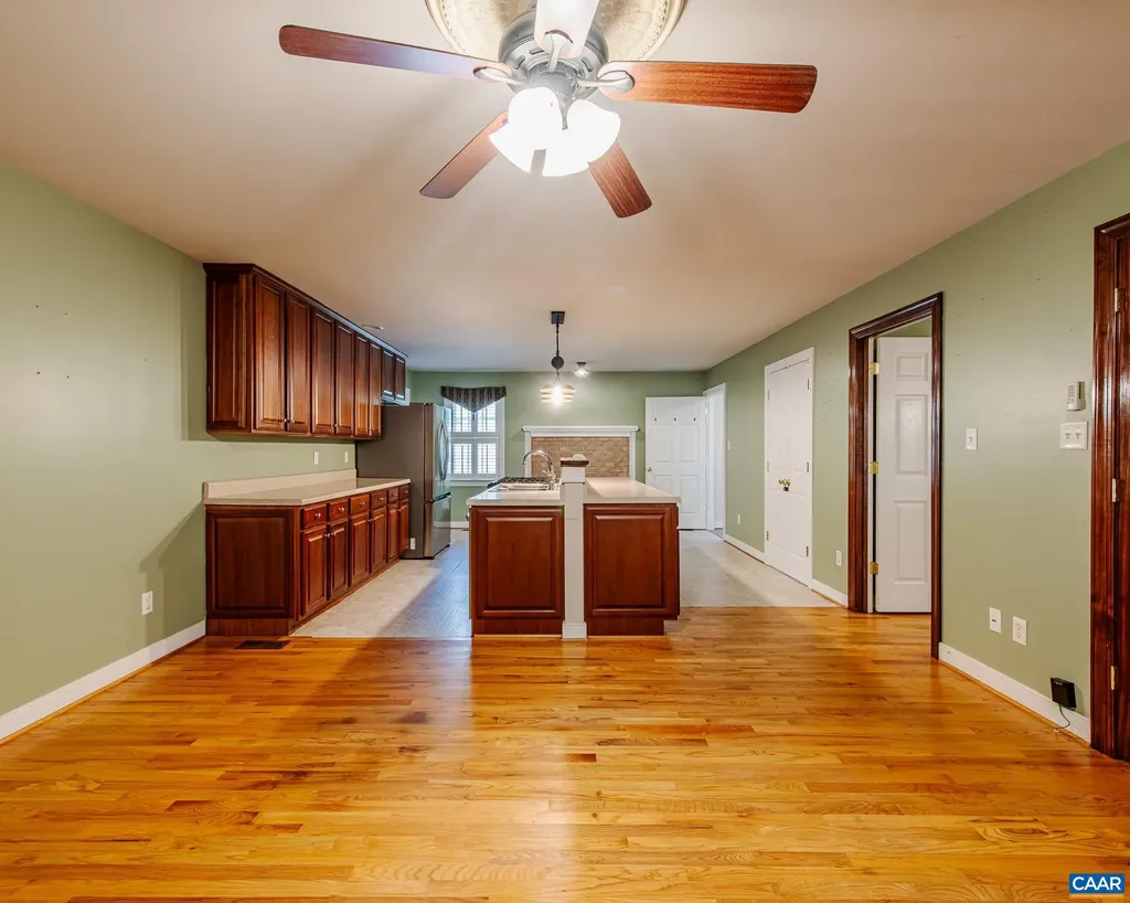 187 Curley Lane Bumpass VA 23024