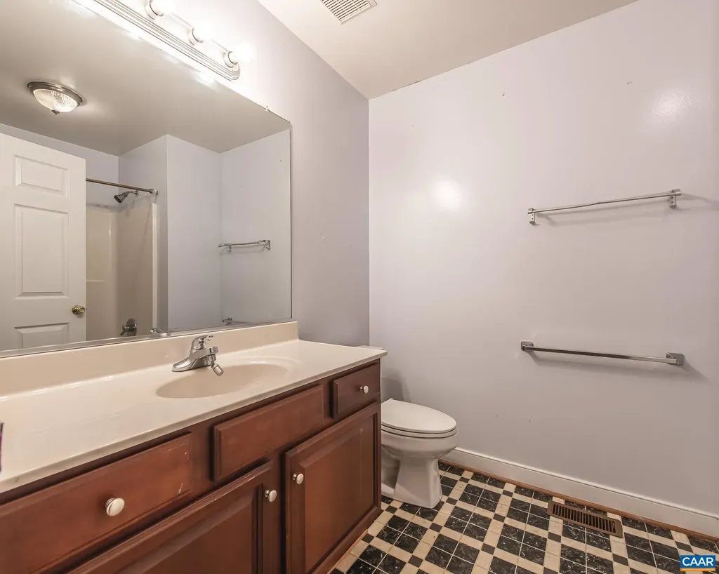 187 Curley Lane Bumpass VA 23024