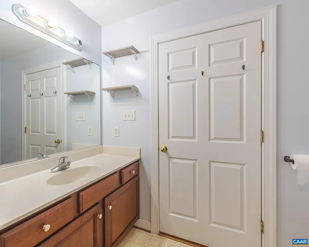 187 Curley Lane Bumpass VA 23024