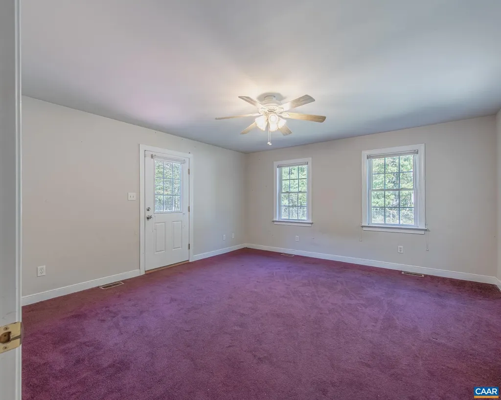 187 Curley Lane Bumpass VA 23024