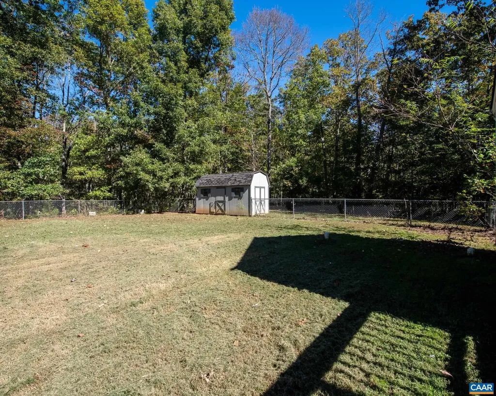 187 Curley Lane Bumpass VA 23024