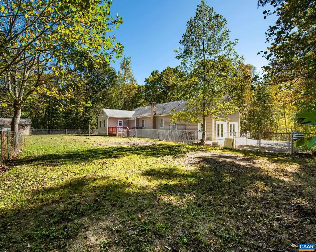 187 Curley Lane Bumpass VA 23024