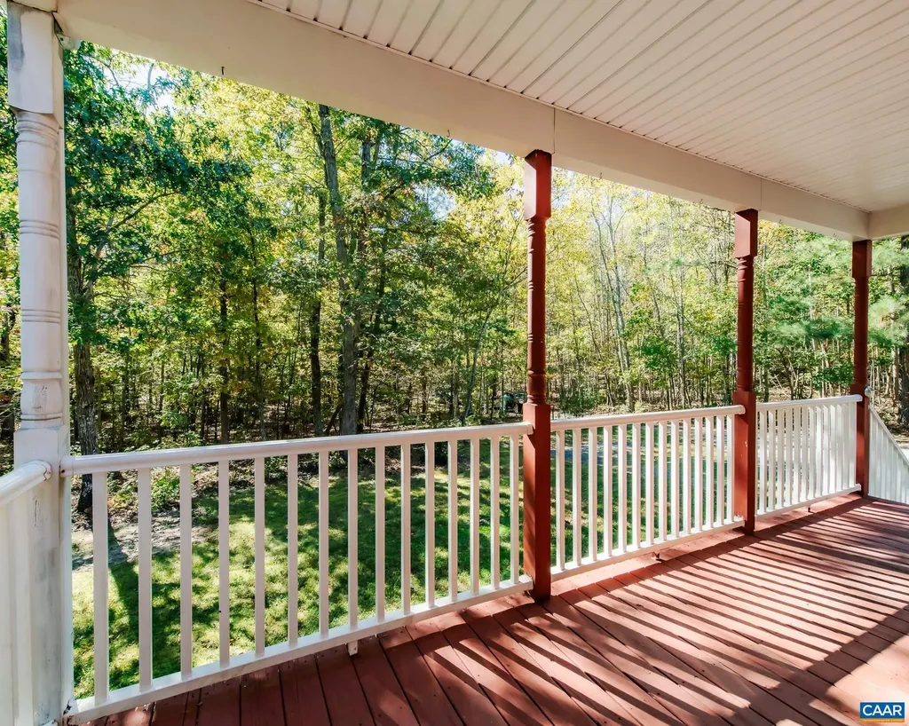 187 Curley Lane Bumpass VA 23024