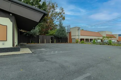 1035 Broad Street W Waynesboro VA 22980