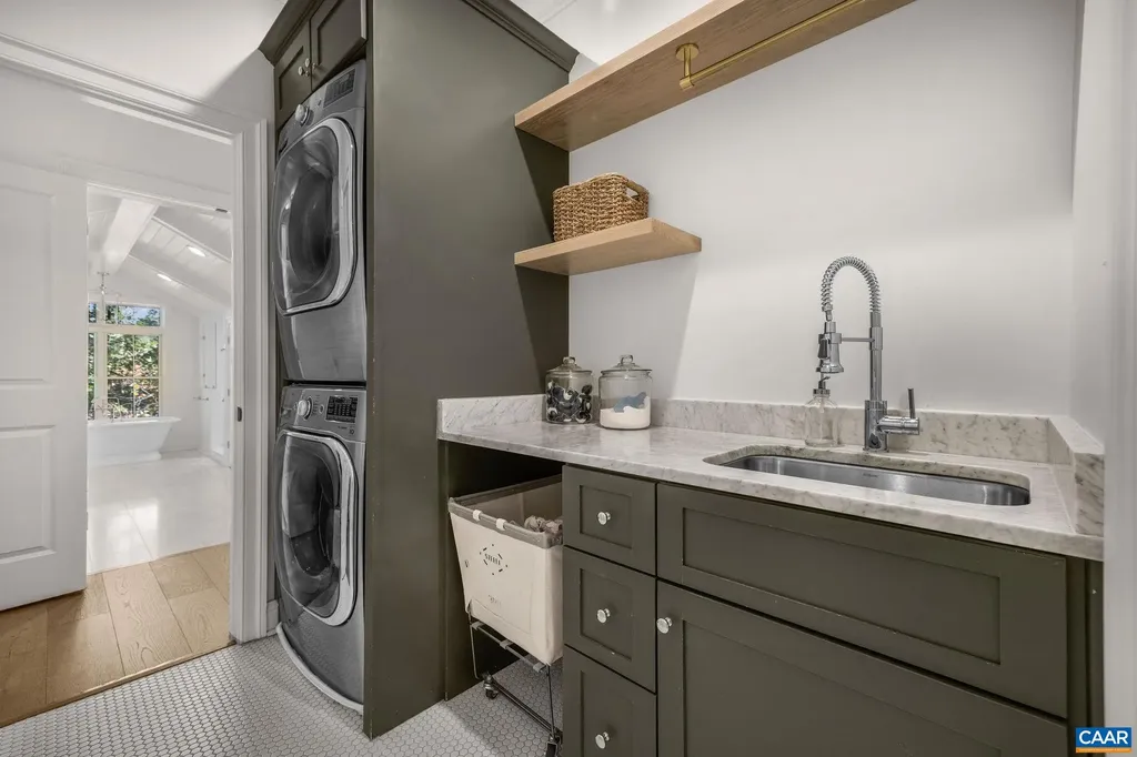 1421 Dairy Road Charlottesville VA 22903