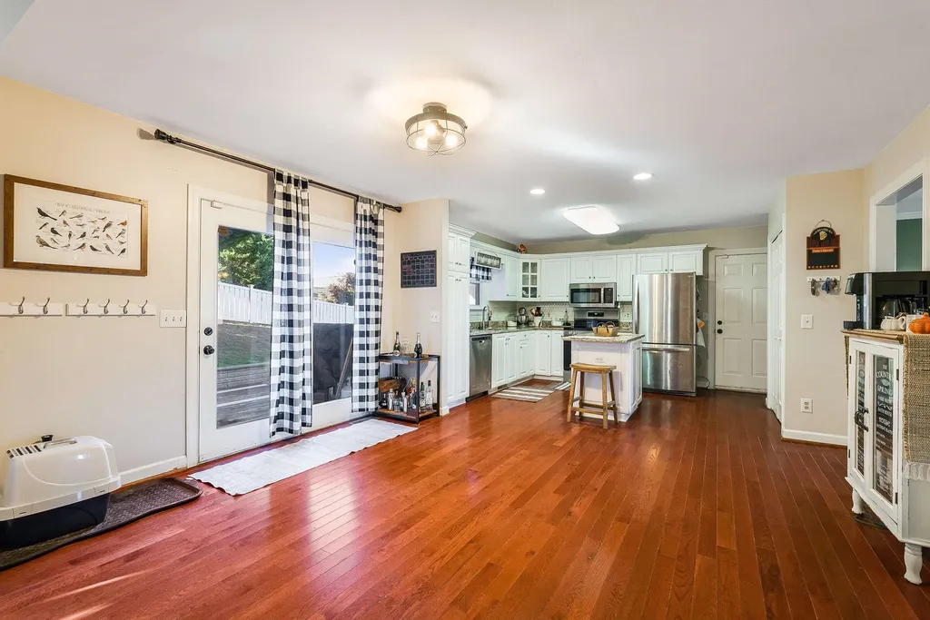 1141 Decca Drive Harrisonburg VA 22801