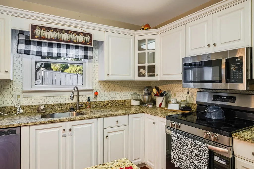 1141 Decca Drive Harrisonburg VA 22801