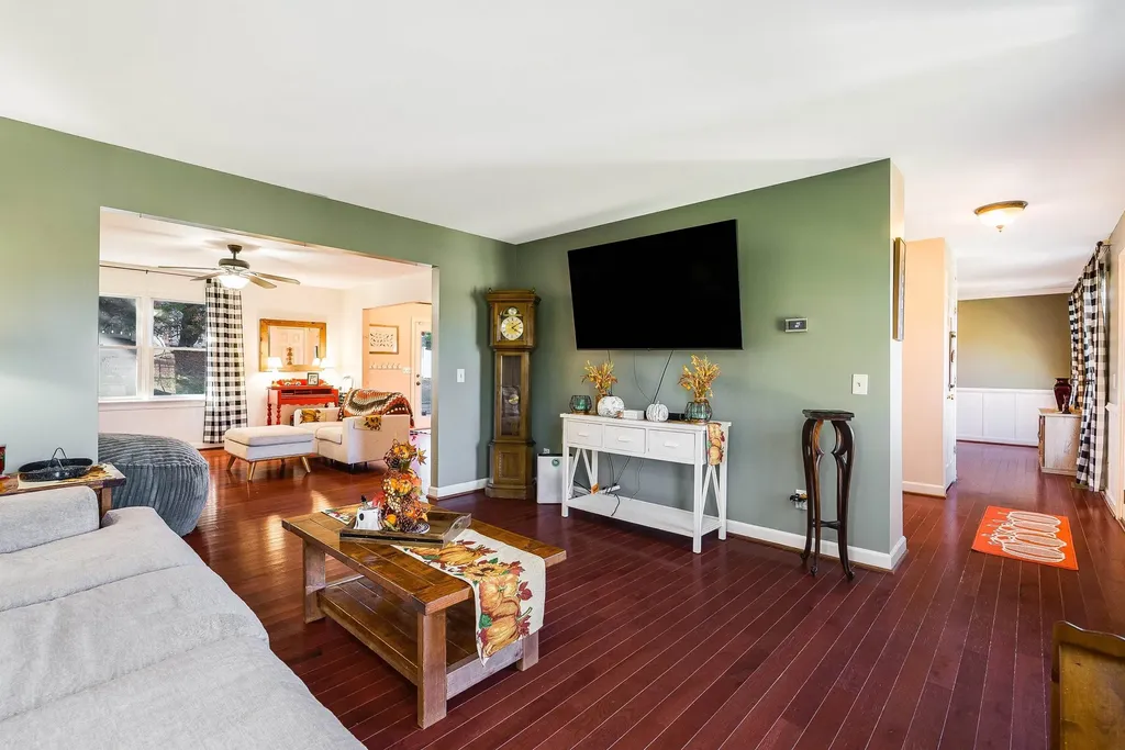 1141 Decca Drive Harrisonburg VA 22801