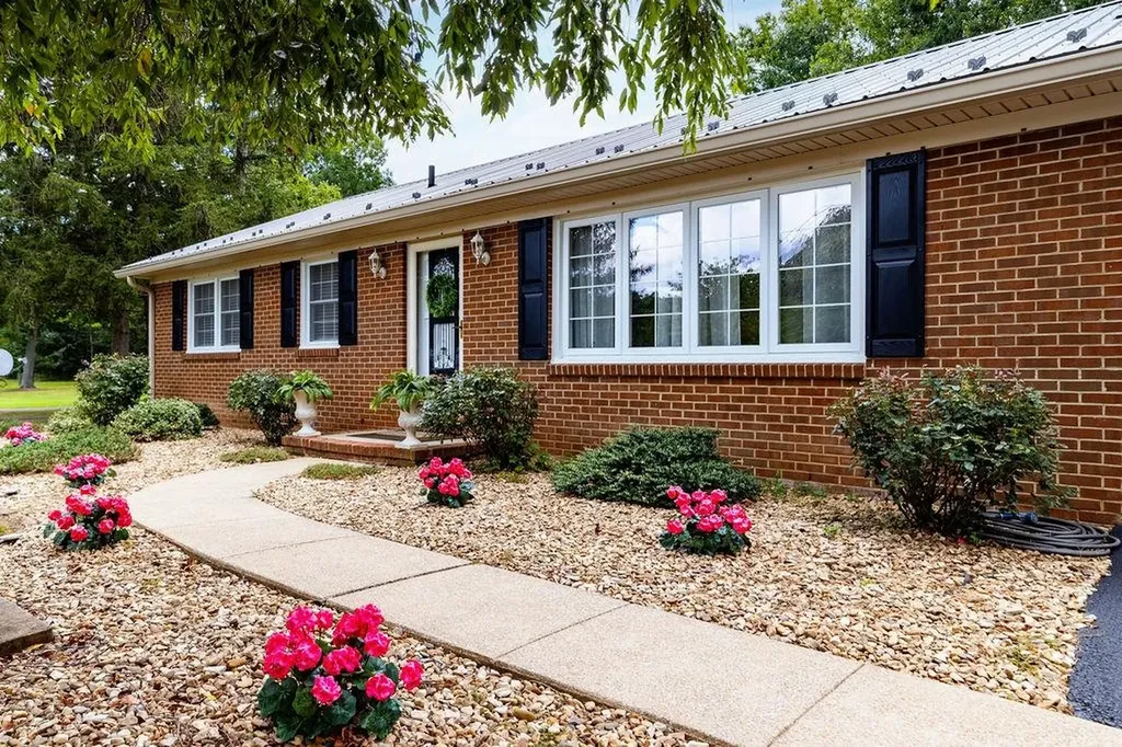 Port Republic VA, 13711 South East Side Highway