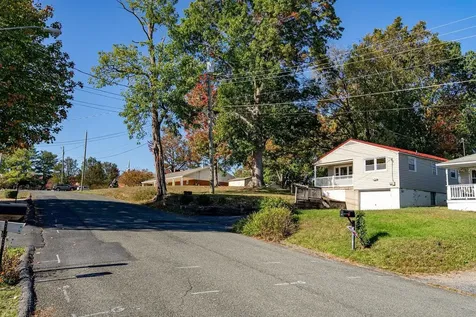 418 G Street Staunton VA 24401