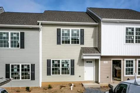 1308 Luke Lane Harrisonburg VA 22802