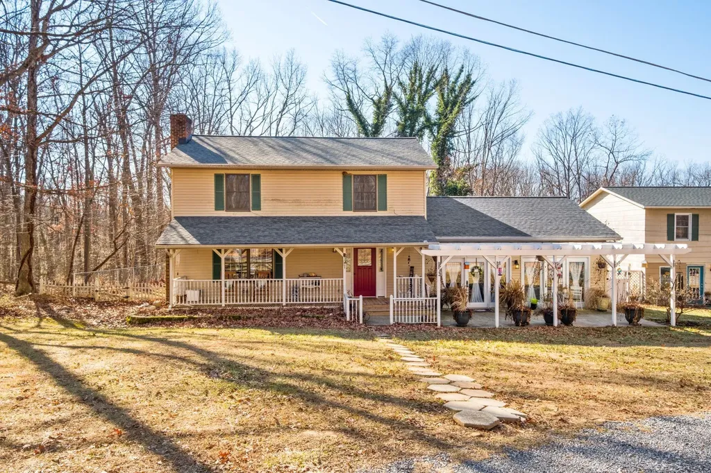 743 Comertown Road Shenandoah VA 22849