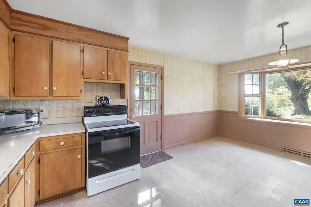 9281 Dick Woods Road Afton VA 22920