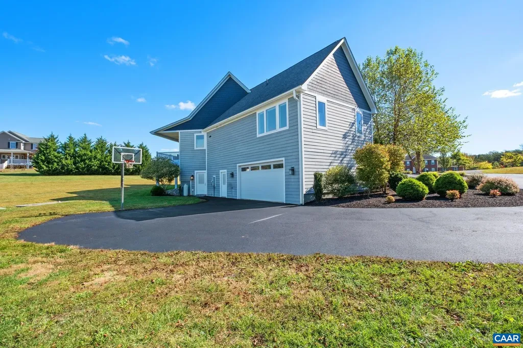 59 London Court Ruckersville VA 22968